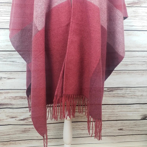 Woolrich Red Fringed Poncho Wrap Cape - Picture 3 of 10